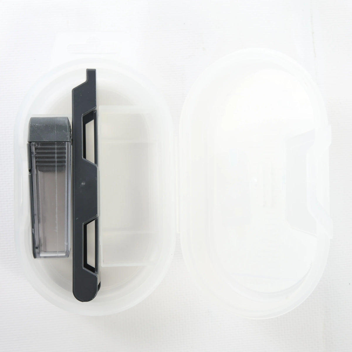 Тестер FlexiTester Kit — відкритий корпус тестера показано зверху